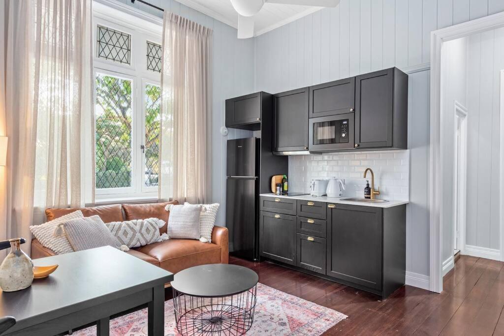 The Lounge! 2 Bed/1 Bath/1 Car ~ New Farm Apartman Brisbane Kültér fotó